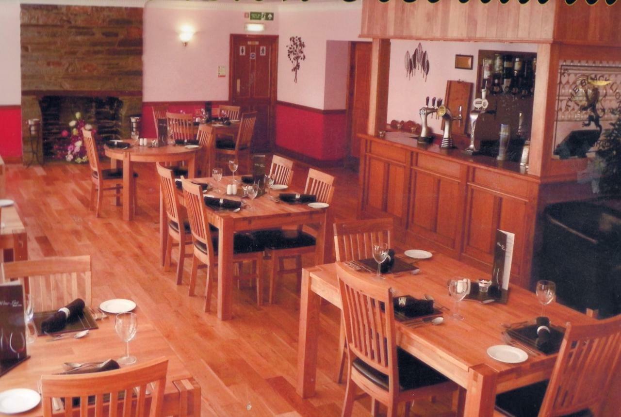 The Black Lion Hotel 卡迪根 外观 照片