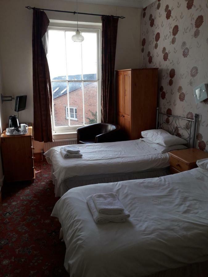 The Black Lion Hotel 卡迪根 外观 照片